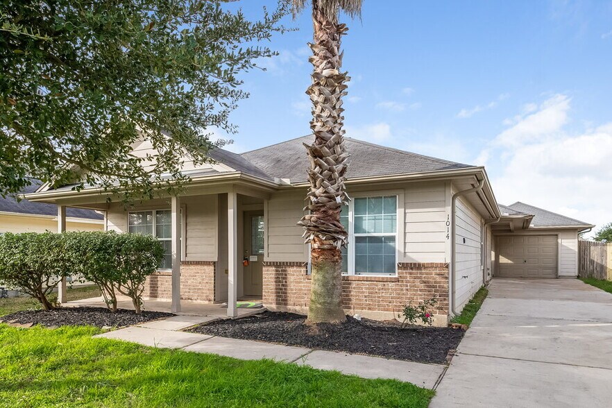 Primary Photo - 1014 Vera Cruz Dr