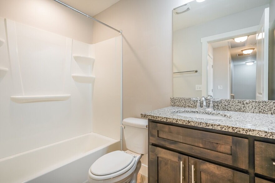 Building Photo - 4711 S W Pk Dr