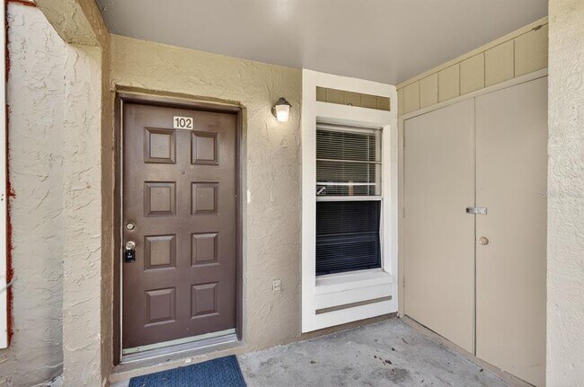 Building Photo - 14319 Hanging Moss Cir