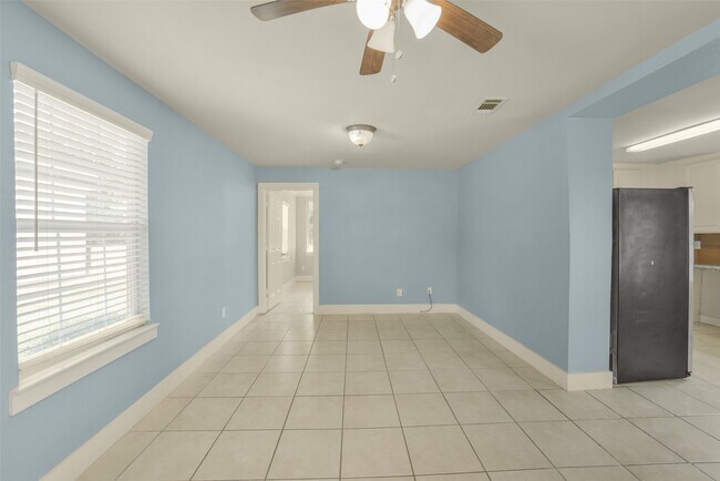 Building Photo - 22405 Beckendorff Rd