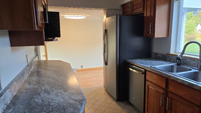 Building Photo - 4320 N 135th St
