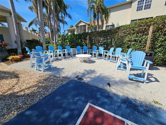 Building Photo - 4250 Players Pl