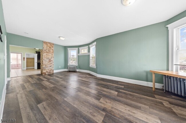 Building Photo - 315 Haledon Ave