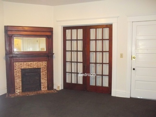 Building Photo - 411 W Dutton St