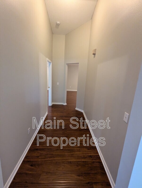 Building Photo - 1909 Southwind Cir