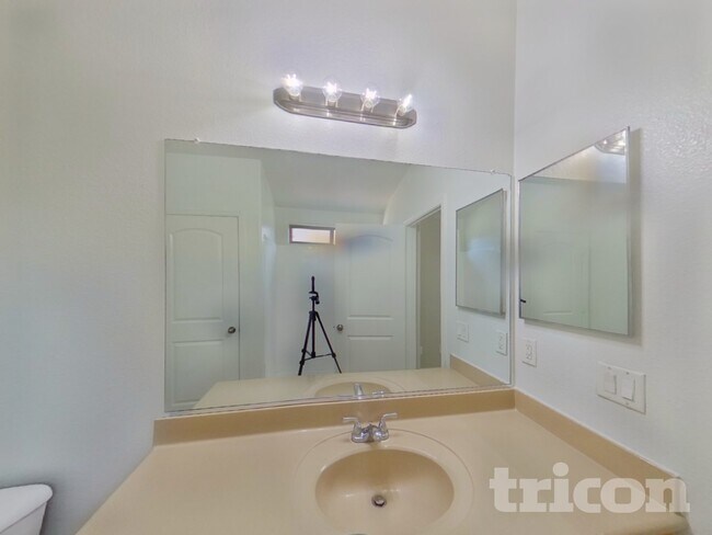 Building Photo - 42396 Colby Dr