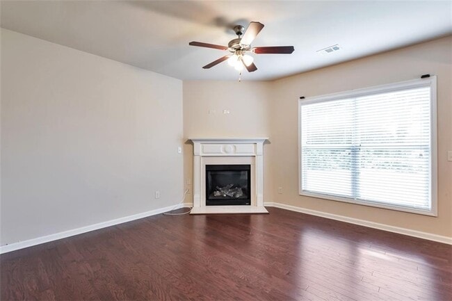 Building Photo - 2755 Maple Park Pl
