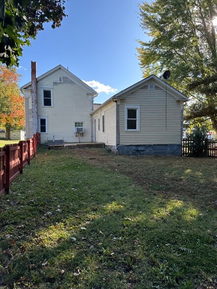 Building Photo - 502 Burnett Ave