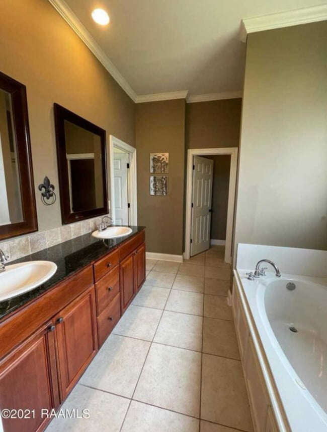 Building Photo - 416 Blackwater River Dr