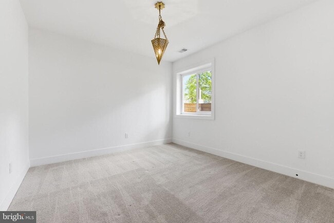 Building Photo - 916 Waterview Dr