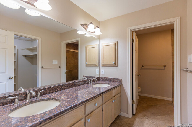 Building Photo - 14110 Vistawood-