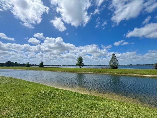 Building Photo - 715 Magnolia Pl