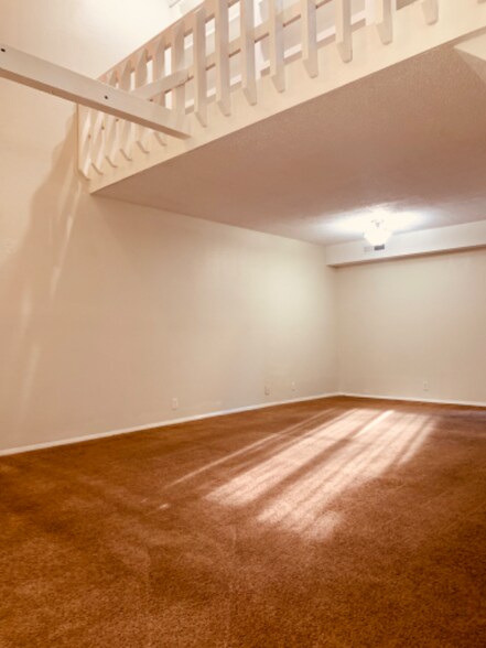 Building Photo - 9613 Hefner Village Blvd