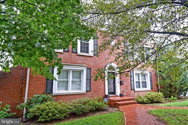 Primary Photo - 4200 River Rd NW