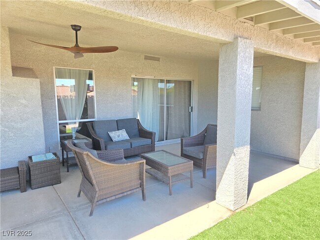Building Photo - 1405 Termas