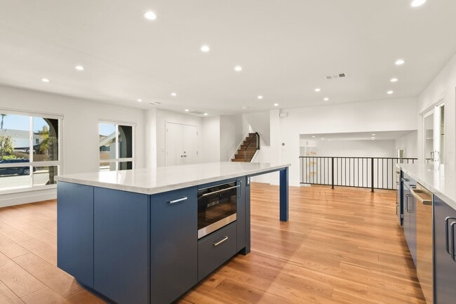 Building Photo - Freshly Remodeled Home Near Lake Murray & Mission Trails