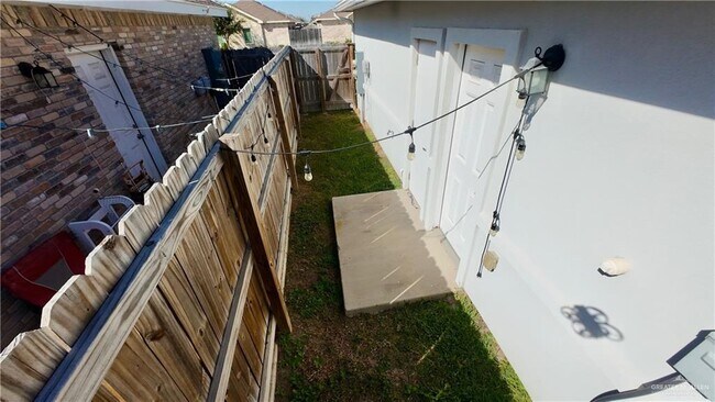 Building Photo - 24 Carlisle Ave