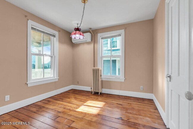 Building Photo - 31 Embury Ave