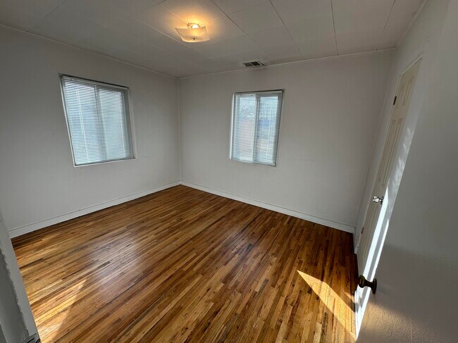 Building Photo - 2620 Marble Ave NW