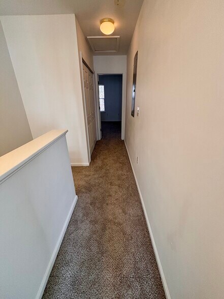 Building Photo - 1116 Island Club Dr