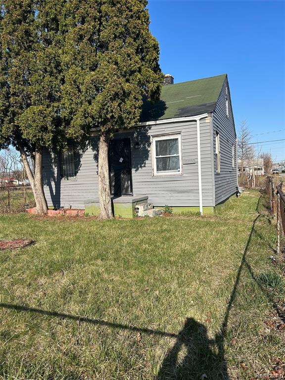 Building Photo - 13500 Heyden St