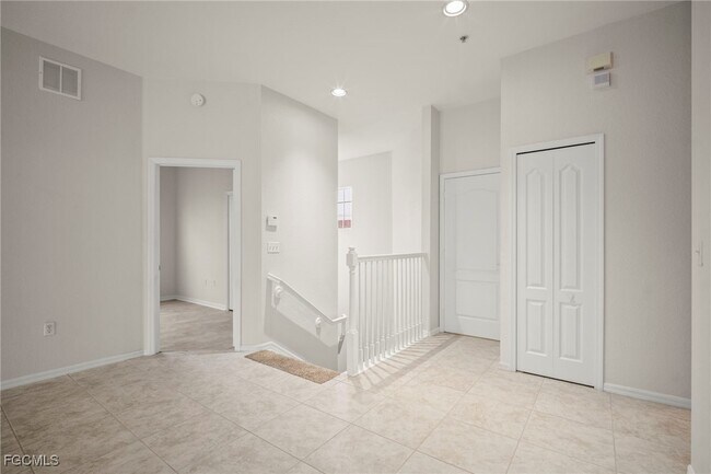 Building Photo - 9220 Belleza Way