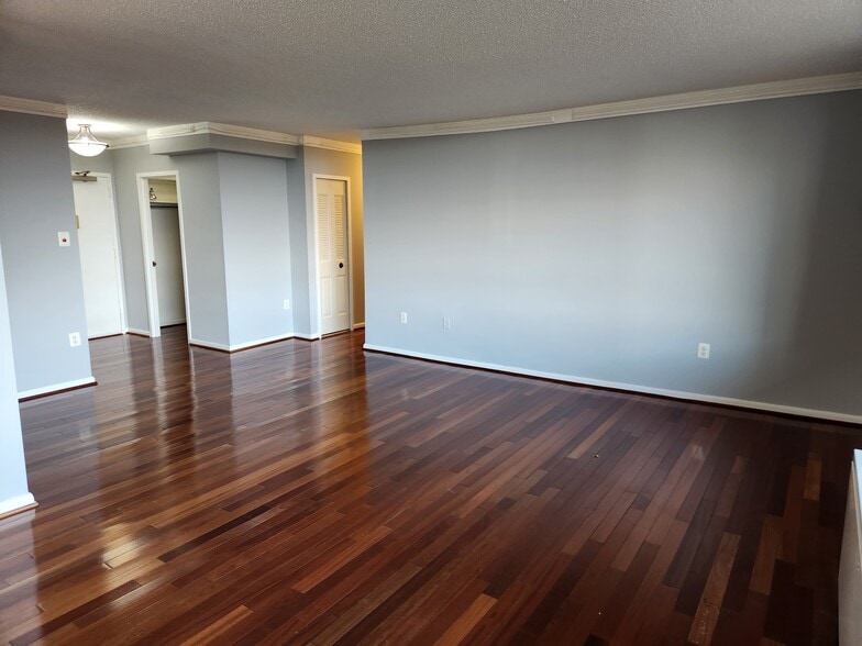 Building Photo - 3701 S George Mason Dr