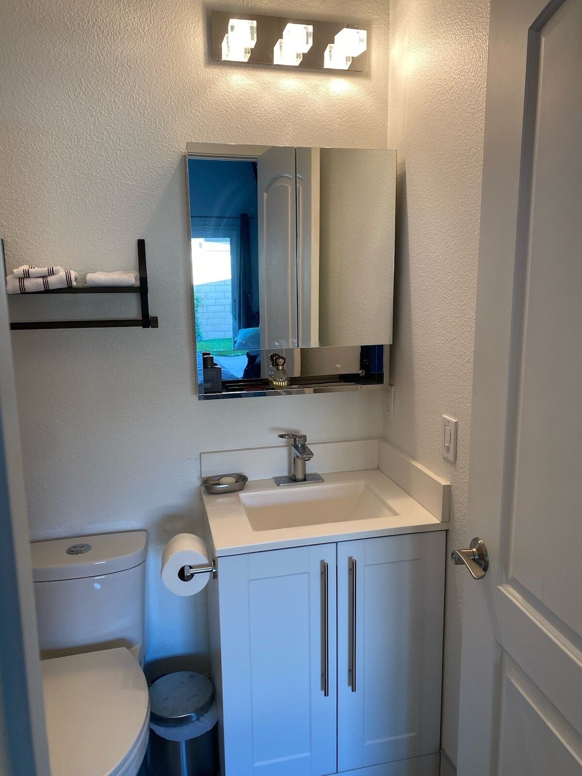 Building Photo - 74111 Catalina Way
