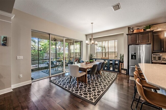Building Photo - 3007 W Palmira Ave