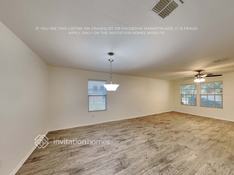 Building Photo - 802 Lazy Bayou Dr