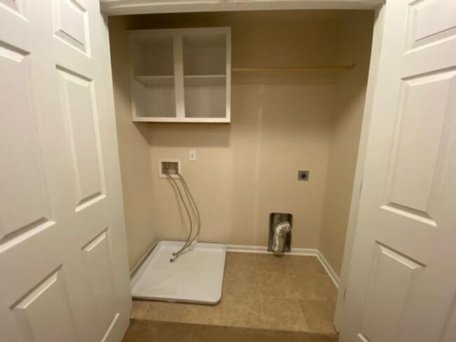 Building Photo - Arbor Oaks Subdivision 4BR 2.5Ba