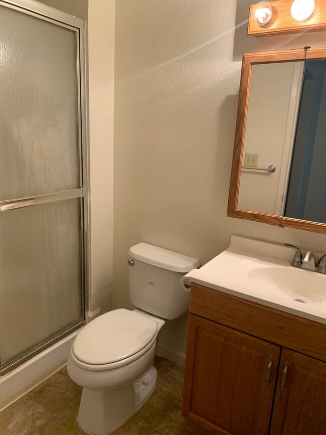 Building Photo - Nice 4 bedroom, 2 bathroom home in Citrus ...