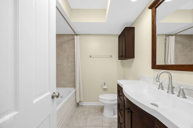 Building Photo - 7324 Heritage Ct