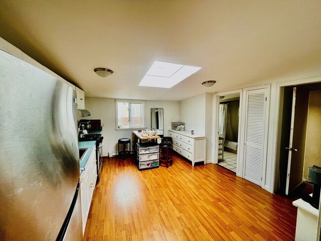 Building Photo - 38 Mystic St