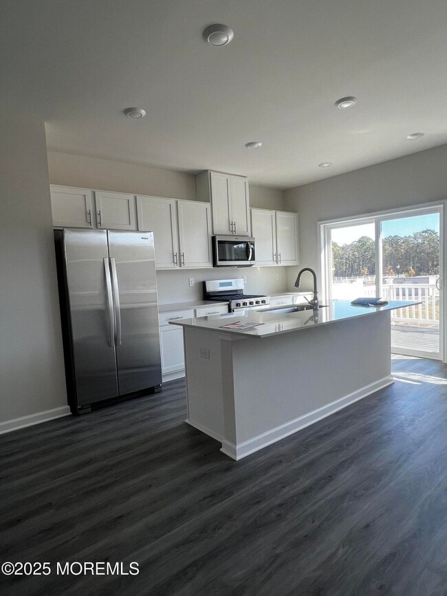 Building Photo - 10 Baybreeze Dr