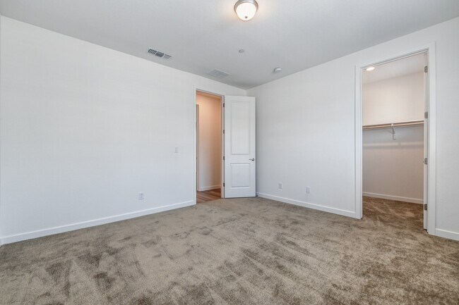 Building Photo - 6930 Peak Way
