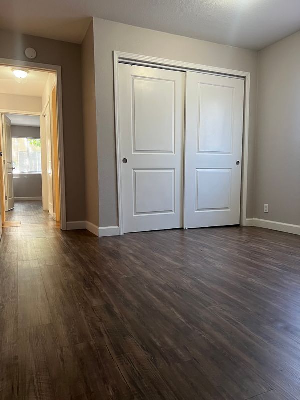 Building Photo - 3401 Hillsborough Dr
