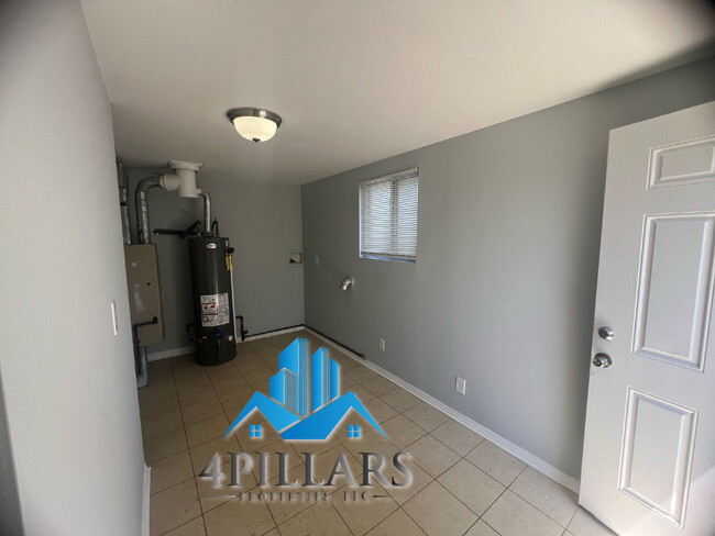 Building Photo - 2612 Vine Ct