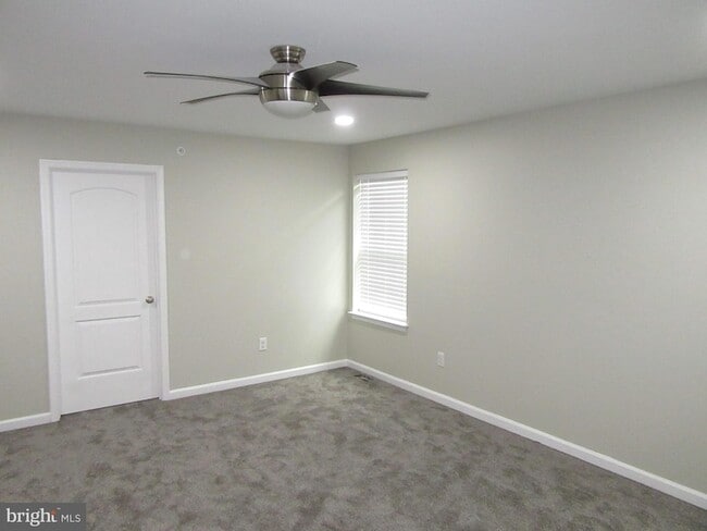 Building Photo - 707 S Twin Lakes Blvd