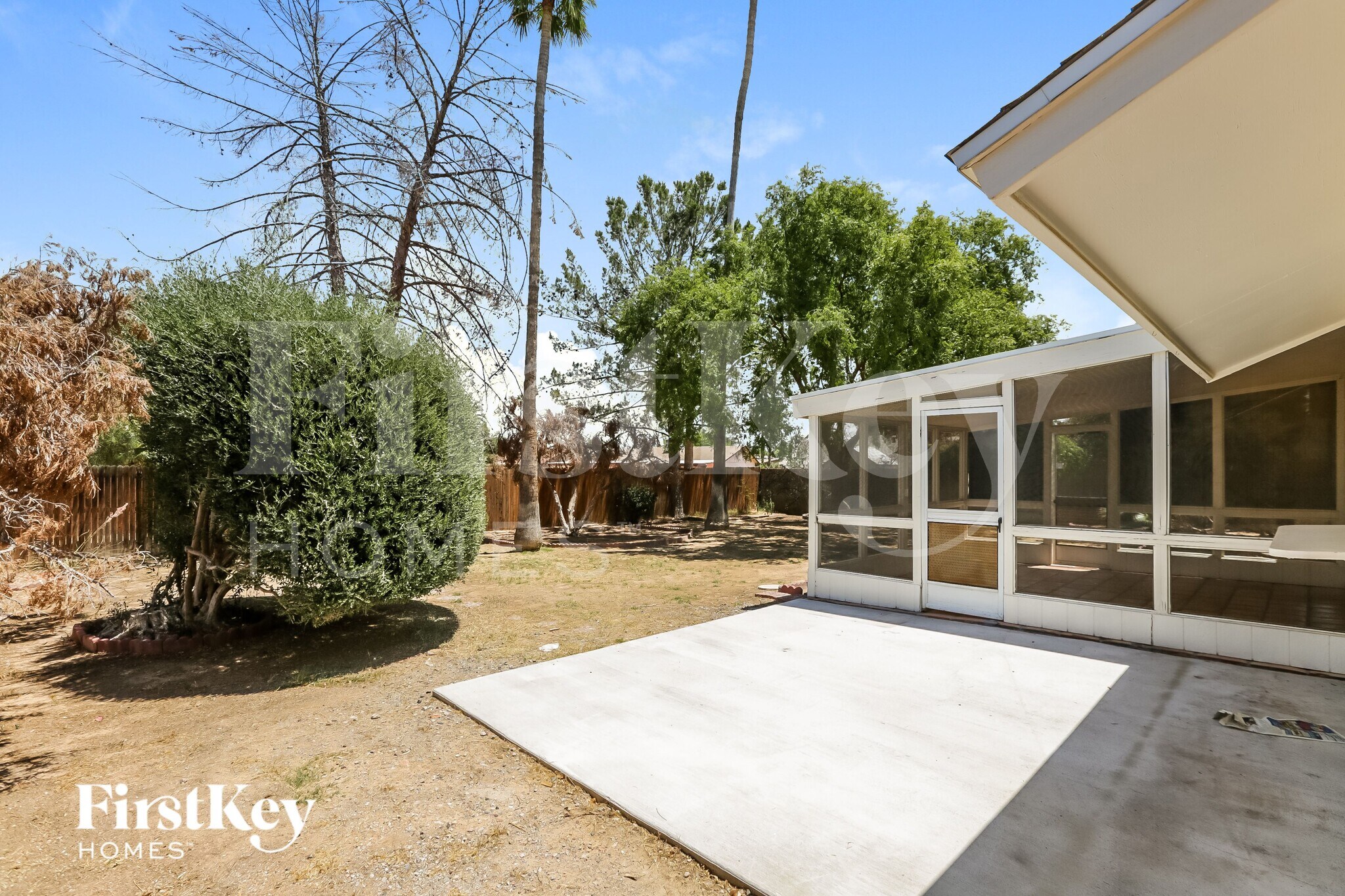 Building Photo - 2922 E Sierra St