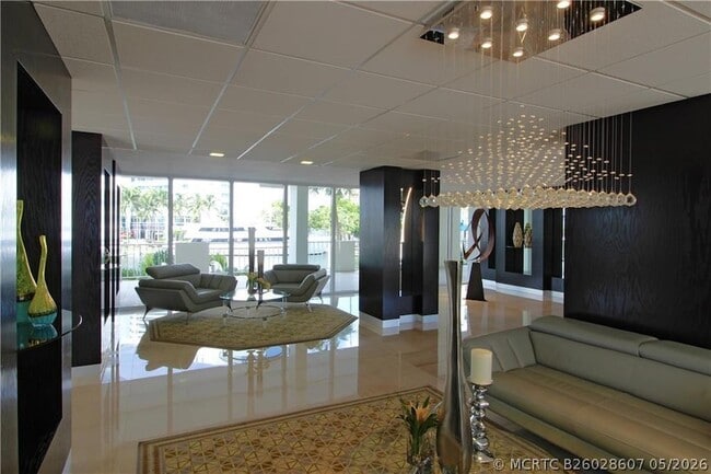 Building Photo - 2800 E Sunrise Blvd