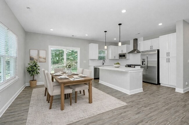 Building Photo - 911 Yellowstone Dr