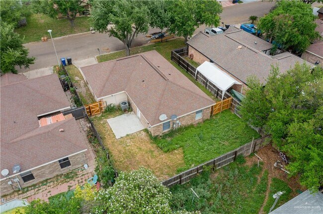 Building Photo - 4009 Yucca Ave