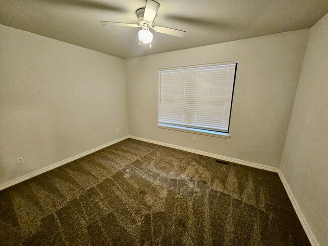 Building Photo - Great 2 bedroom condo in Old Colorado City!