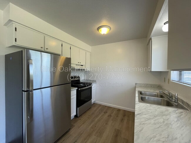 Building Photo - 470 Cimarron Dr