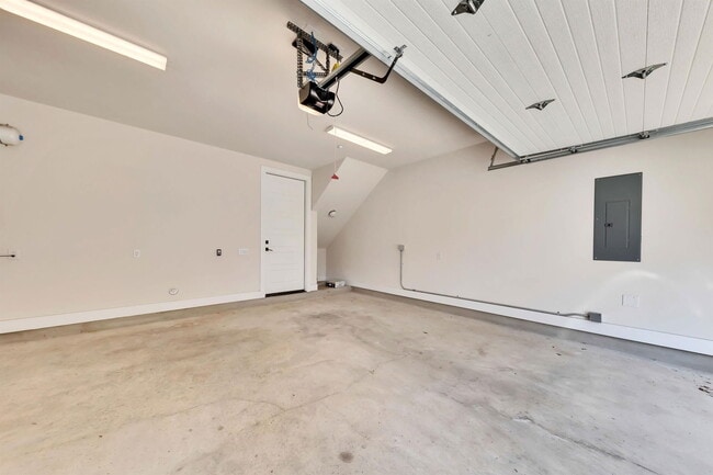 Building Photo - 4500 Freedom Dr