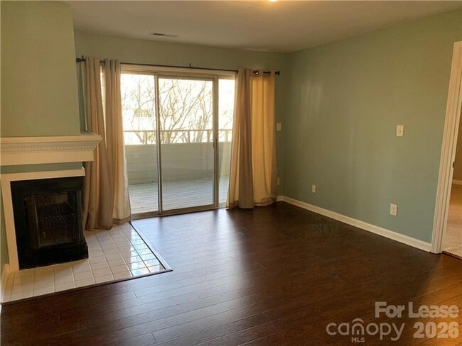 Building Photo - 2519 Stockbridge Dr