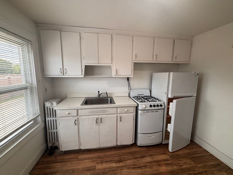 Building Photo - 963 E Hayes Ave