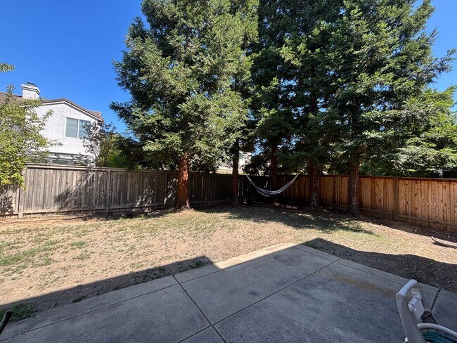 Building Photo - 9829 Waterfowl Dr