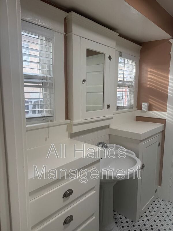 Building Photo - 4116 E 5th St